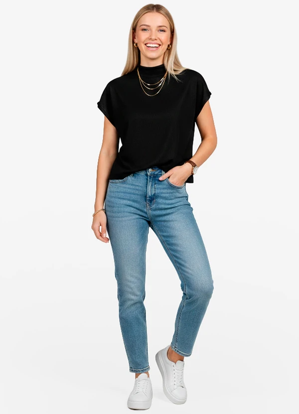 Infinita Cor - Blusa Feminina com Gola Chaminé Preto 3