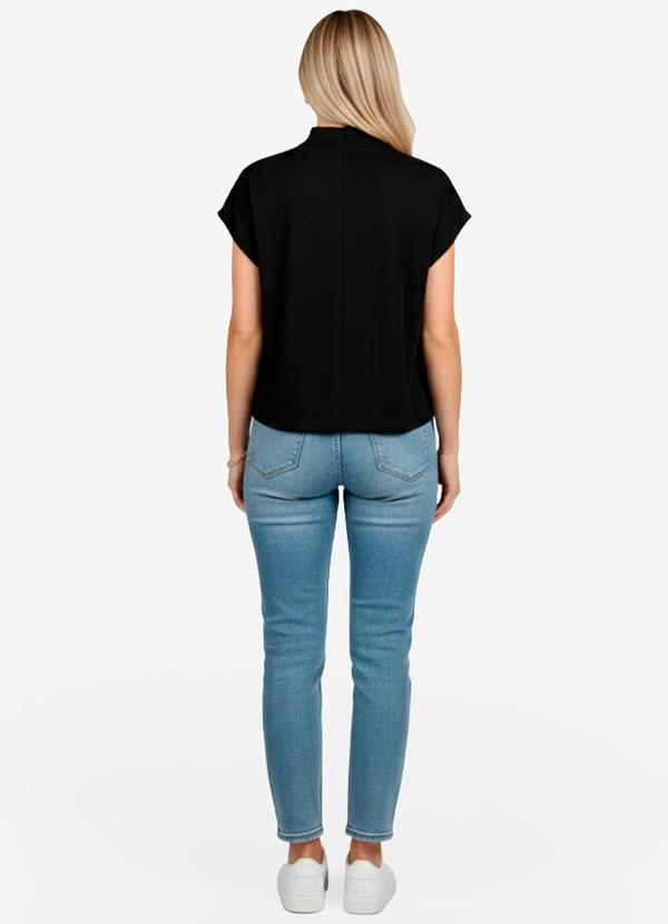 Infinita Cor - Blusa Feminina com Gola Chaminé Preto 4