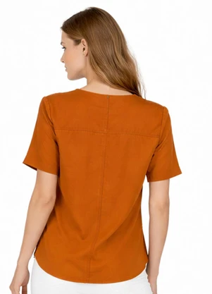 Infinita Cor - Blusa Feminina com Recortes Frontais Marrom - INFINITA COR