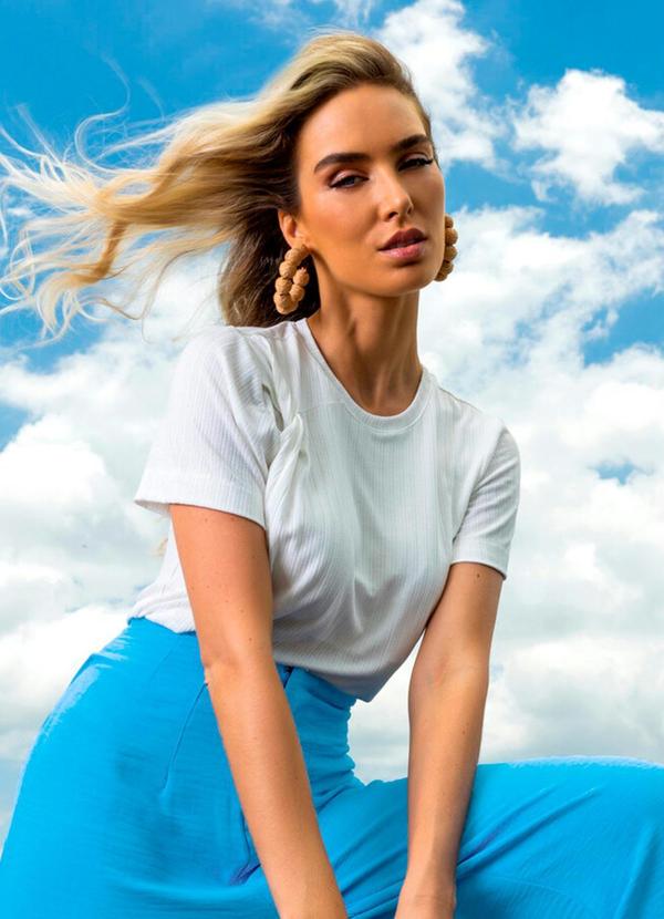 Endless - Blusa Feminina com Torção Bege