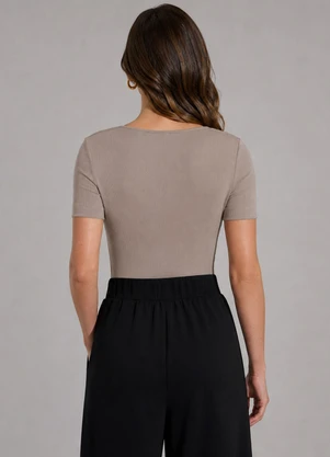 Veev - Blusa Feminina em Canelado de Poliamida Bege - VEEV
