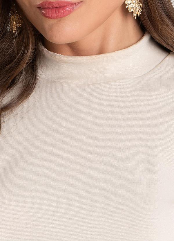Dianna - Blusa Feminina em Malha Acetinada Bege 4