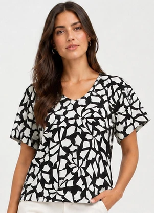 Infinita Cor - Blusa Feminina em Malha de Viscose Preto - INFINITA COR