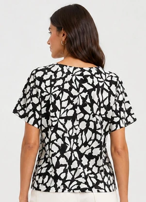 Infinita Cor - Blusa Feminina em Malha de Viscose Preto - INFINITA COR