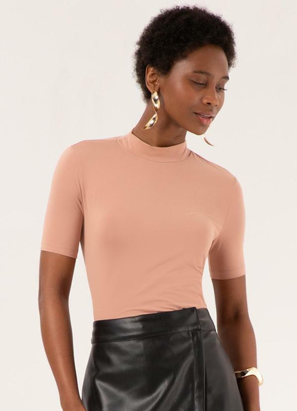 Lunender - Blusa Feminina em Malha e Gola Alta Bege