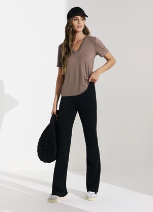 Veev - Blusa Feminina em Malha Modal e Decote V Marrom - VEEV