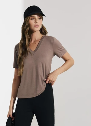 Veev - Blusa Feminina em Malha Modal e Decote V Marrom - VEEV