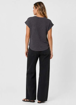 Infinita Cor - Blusa Feminina em Malha Tapirus Cinza - INFINITA COR