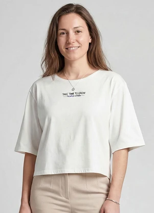 Infinita Cor - Blusa Feminina em Viscotorcion Bege - INFINITA COR