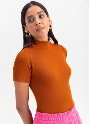 Essendi - Blusa Feminina Essencial em Ribana Marrom - ESSENDI