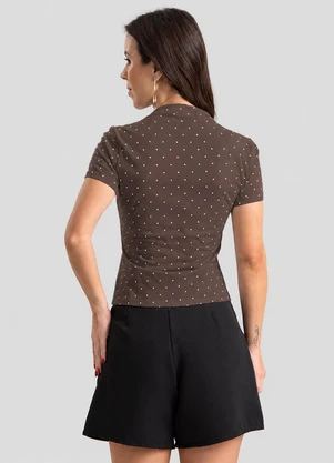 Dianna - Blusa Feminina Gola Chaminé, Estampa Poá Marrom - DIANNA