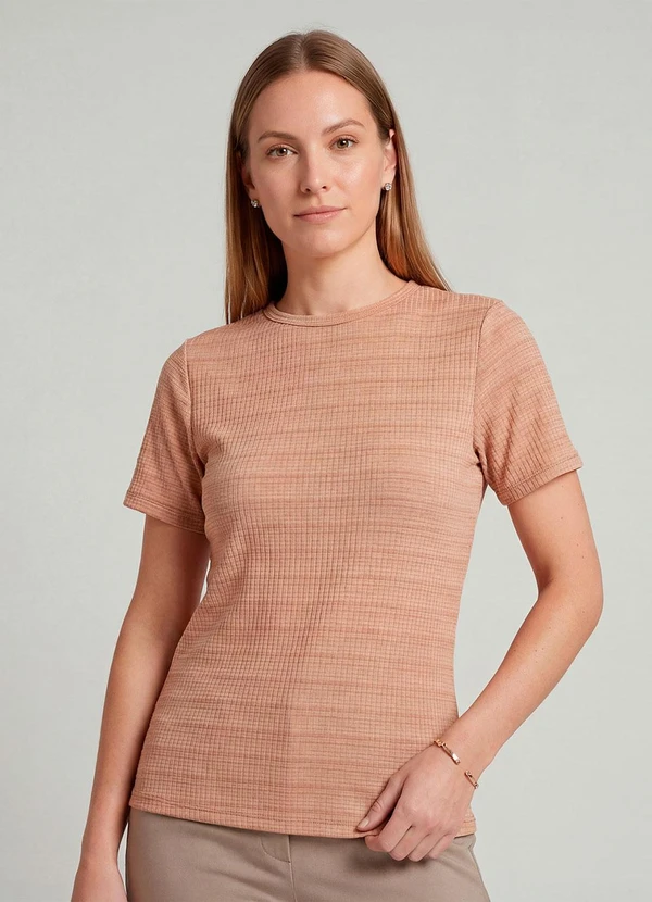 Infinita Cor - Blusa Feminina Justa com Manga Curta Marrom