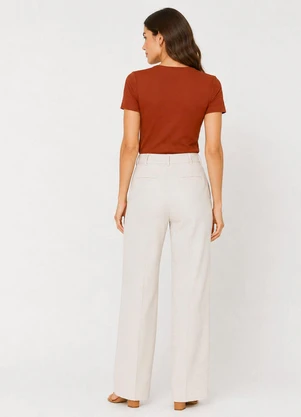Infinita Cor - Blusa Feminina Justa em Malha Classic Marrom - INFINITA COR