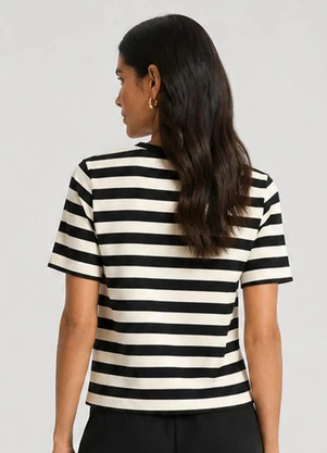 Infinita Cor - Blusa Feminina Listrada em Ribana Preto - INFINITA COR