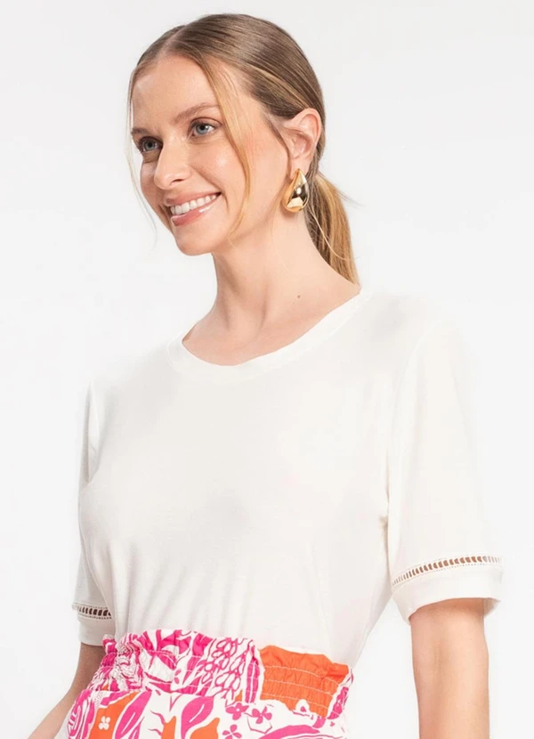 Rovitex - Blusa Feminina Manga Curta Bege