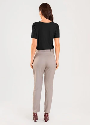 Dianna - Blusa Feminina Manga Curta Decote Redondo Preto - DIANNA