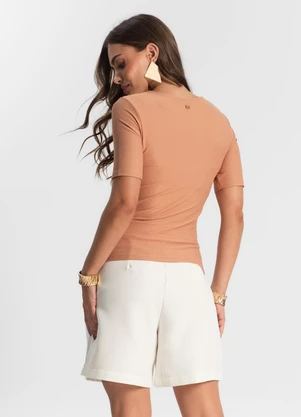 Endless - Blusa Feminina Manga Curta em Poly Marrom - ENDLESS