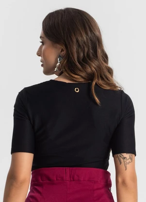 Endless - Blusa Feminina Manga Curta em Poly Preto - ENDLESS