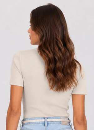 Infinita Cor - Blusa Feminina Manga Curta em Ribana Bege - INFINITA COR