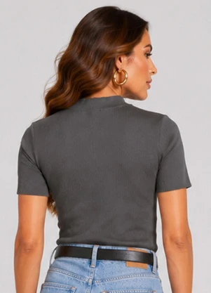 Infinita Cor - Blusa Feminina Manga Curta em Ribana Cinza - INFINITA COR