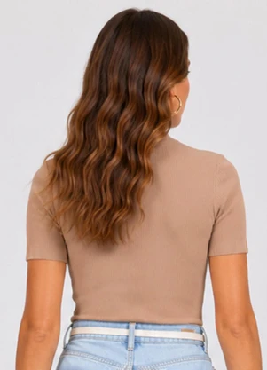 Infinita Cor - Blusa Feminina Manga Curta em Ribana Marrom - INFINITA COR
