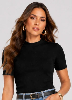 Infinita Cor - Blusa Feminina Manga Curta em Ribana Preto - INFINITA COR