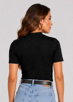 Infinita Cor - Blusa Feminina Manga Curta em Ribana Preto - INFINITA COR