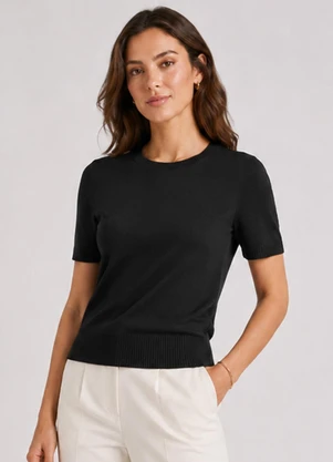 Dianna - Blusa Feminina Manga Curta Lisa em Tricot Preto - DIANNA