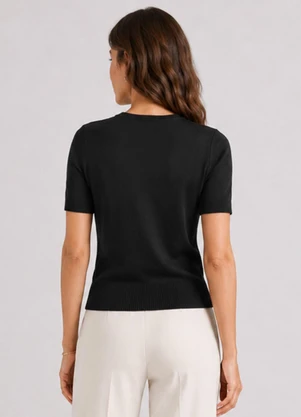 Dianna - Blusa Feminina Manga Curta Lisa em Tricot Preto - DIANNA