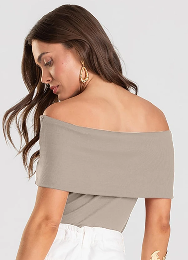 Dianna - Blusa Feminina Ombro a Ombro Marrom 2