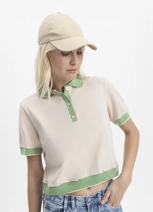 Essendi - Blusa Feminina Polo Retro em Piquet Natural - ESSENDI