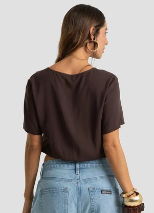 Dianna - Blusa Feminina Transpassada em Viscose Marrom - DIANNA