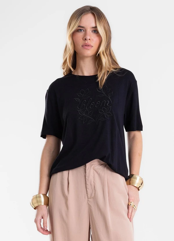 Endless - Blusa Feminina Viscose com Bordado Preto