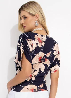Quintess - Blusa Floral Artístico em Malha de Viscose - QUINTESS