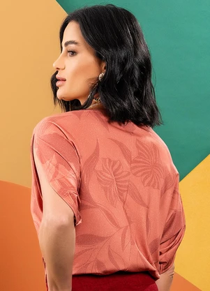 Quintess - Blusa Floral Artístico em Malha Fria - QUINTESS