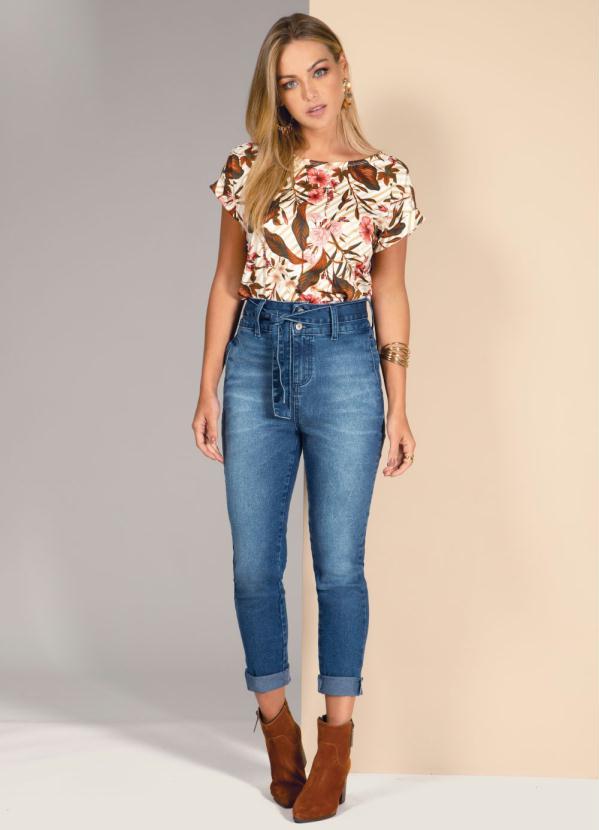 Quintess - Blusa Floral Bege com Barra Italiana nas Mangas 3
