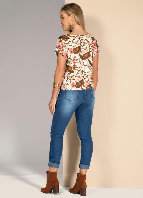 Quintess - Blusa Floral Bege com Barra Italiana nas Mangas 4