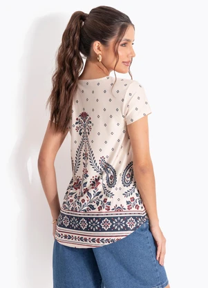 Quintess - Blusa Floral Boho em Malha Fria - QUINTESS