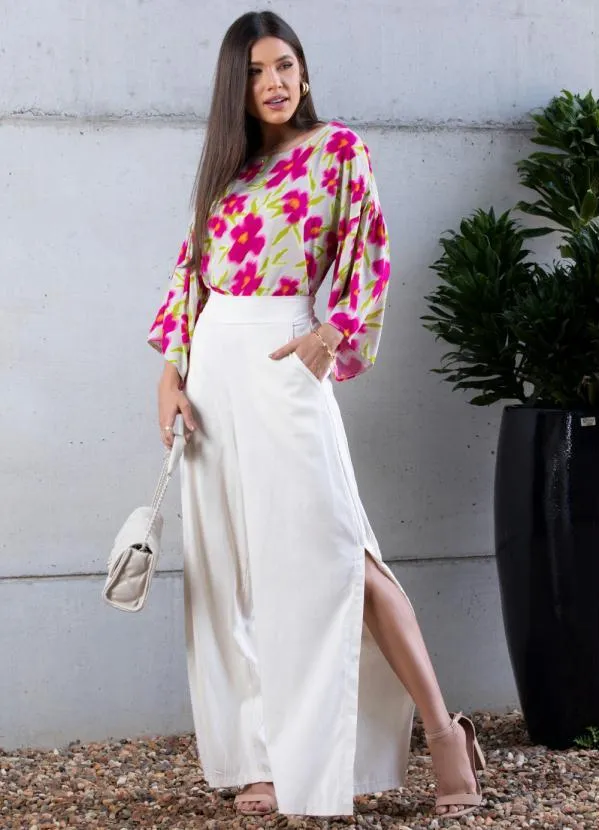 Quintess - Blusa Floral Branco em Viscose Plana