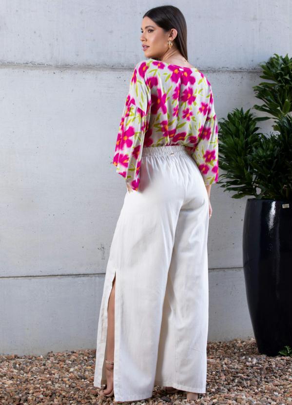 Quintess - Blusa Floral Branco em Viscose Plana 3