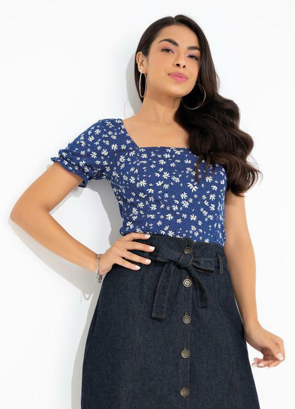 Blusa (Floral) com Decote Quadrado e Mangas Curtas