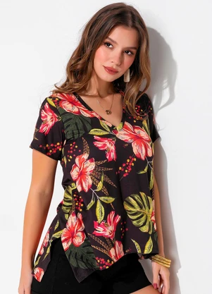 Quintess - Blusa Floral Fundo Preto em Malha Fria - QUINTESS
