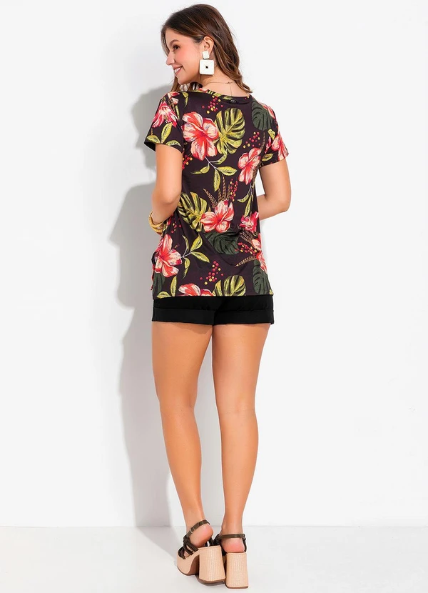 Quintess - Blusa Floral Fundo Preto em Malha Fria 4
