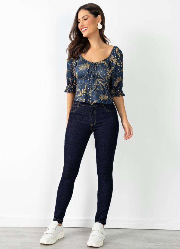Quintess - Blusa Floral Marinho com Babados 2