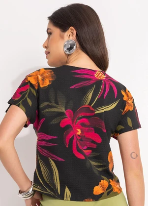 Quintess - Blusa Floral Preto em Malha de Viscose - QUINTESS