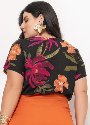 Quintess - Blusa Floral Preto em Malha de Viscose - QUINTESS