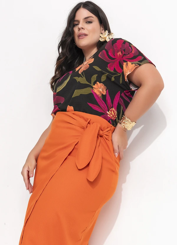 Quintess - Blusa Floral Preto em Malha de Viscose