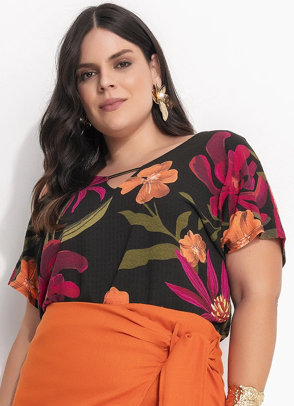 Quintess - Blusa Floral Preto em Malha de Viscose 5