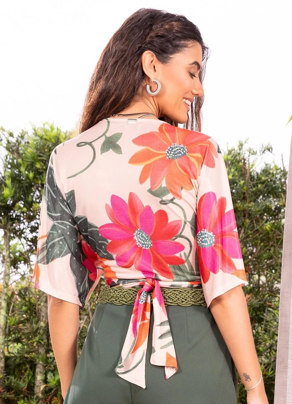 Quintess - Blusa Floral Vibrante em Malha Fria 4