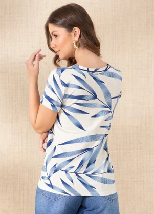 Quintess - Blusa Folhagem Azul com Decote V e Bolso Frontal - QUINTESS